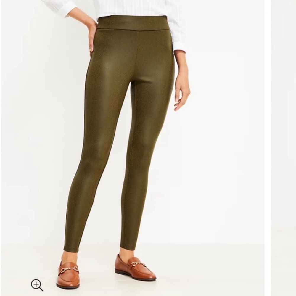 LOFT Olive Snake Print Coated Olive Green / Faux Leather Look /Chic Leggings-M